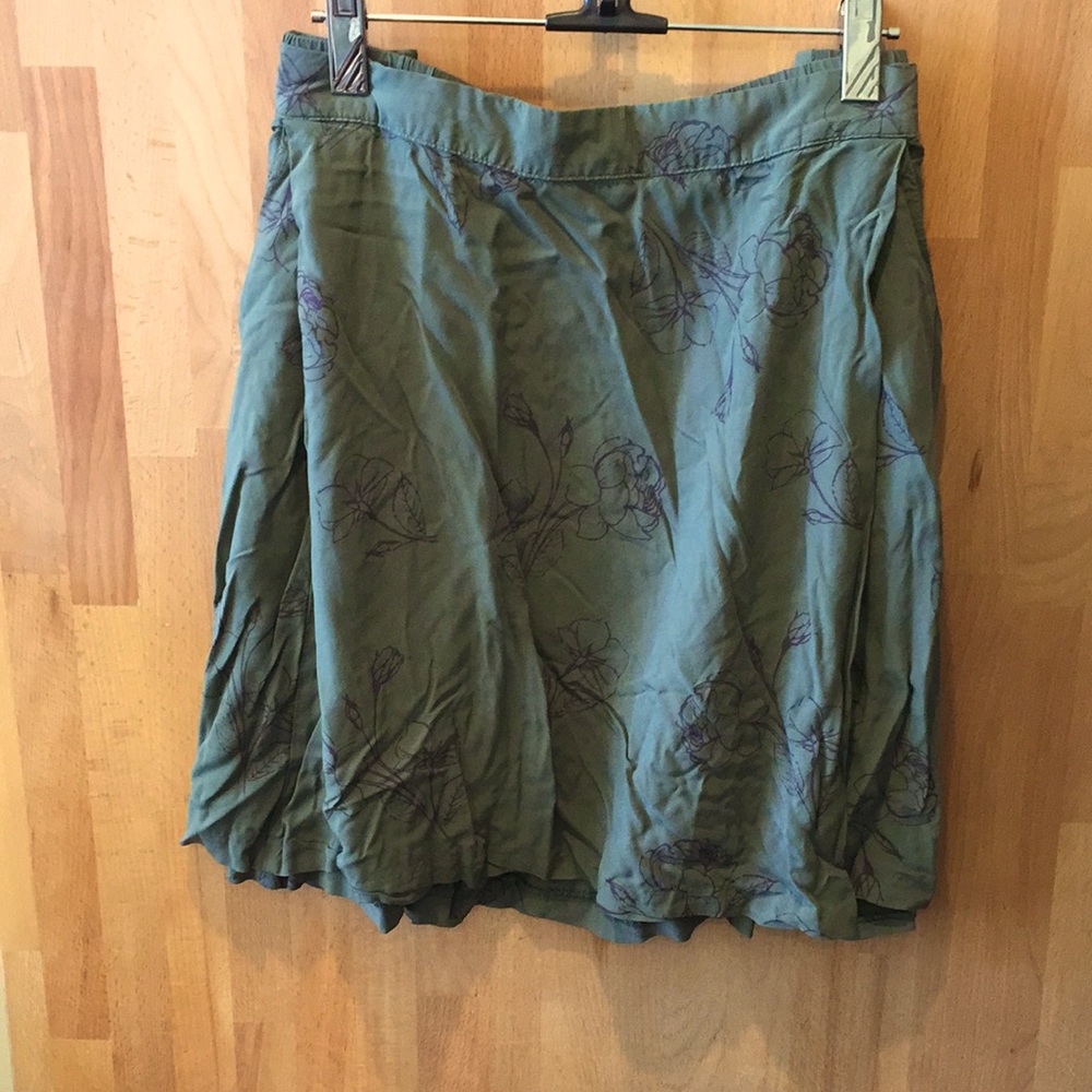 XL green floral skirt